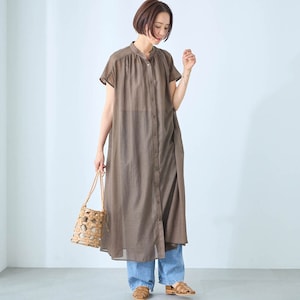 モデル身長168cm／M ※写真は撮影用のため着丈+6cmになります。