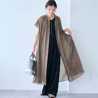 モデル身長168.5cm／M ※写真は撮影用のため着丈+6cmになります。
