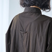 後ろ姿をすっきり見せる切替え入り