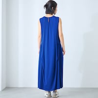 モデル身長168cm／M ※写真は撮影用のため着丈+6cmになります。