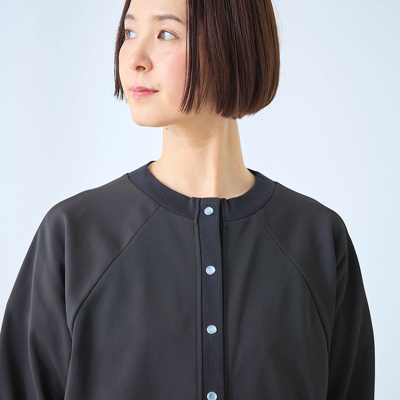 腕が動かしやすいラグランスリーブ