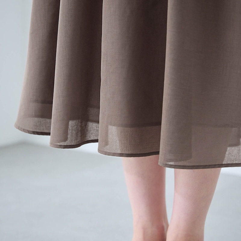 適度なシアー感で通勤にも取り入れやすい