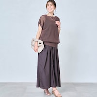 モデル身長168cm／M ※写真は撮影用のため総丈+6cmになります。