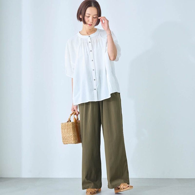 モデル身長168cm／M ※写真は撮影用のため股下+6cmになります。