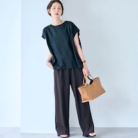 モデル身長168cm／M ※写真は撮影用のため股下+6cmになります。
