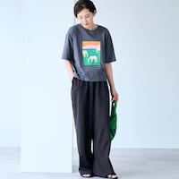 モデル身長168cm／M ※写真は撮影用のため股下+6cmになります。