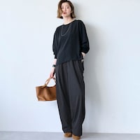 モデル身長166cm／M ※写真は撮影用のため股下+6cmになります。