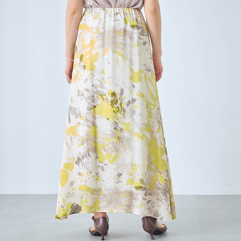 モデル身長168cm／M ※写真は撮影用のため総丈+6cmになります。