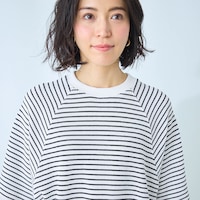 リラックス感のあるラグランスリーブ