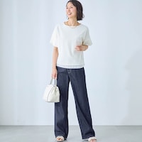 モデル身長167cm／M ※写真は撮影用のため股下+6cmになります。
