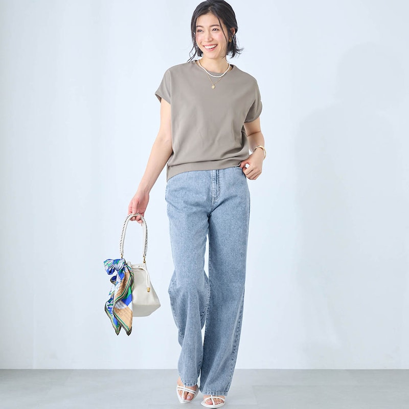 モデル身長168cm／M ※写真は撮影用のため股下+6cmになります。