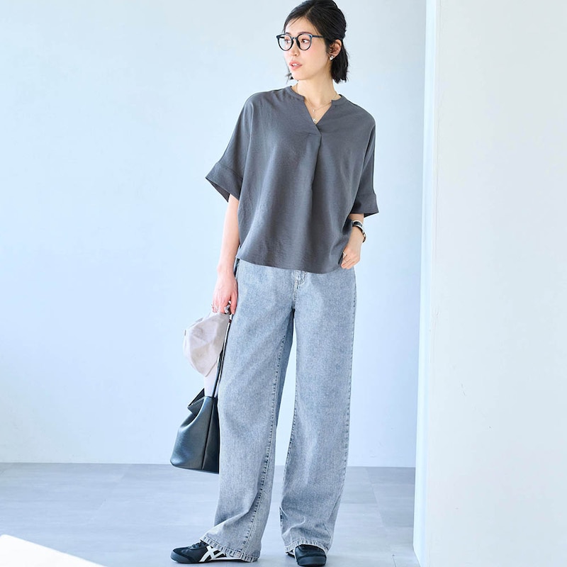 モデル身長168cm／M ※写真は撮影用のため股下+6cmになります。