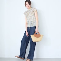 モデル身長167cm／M ※写真は撮影用のため股下+6cmになります。