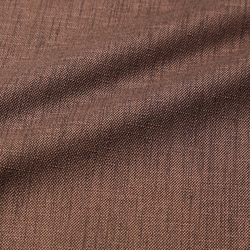 リネン調のシャリ感のある素材で真夏も涼しく軽やか