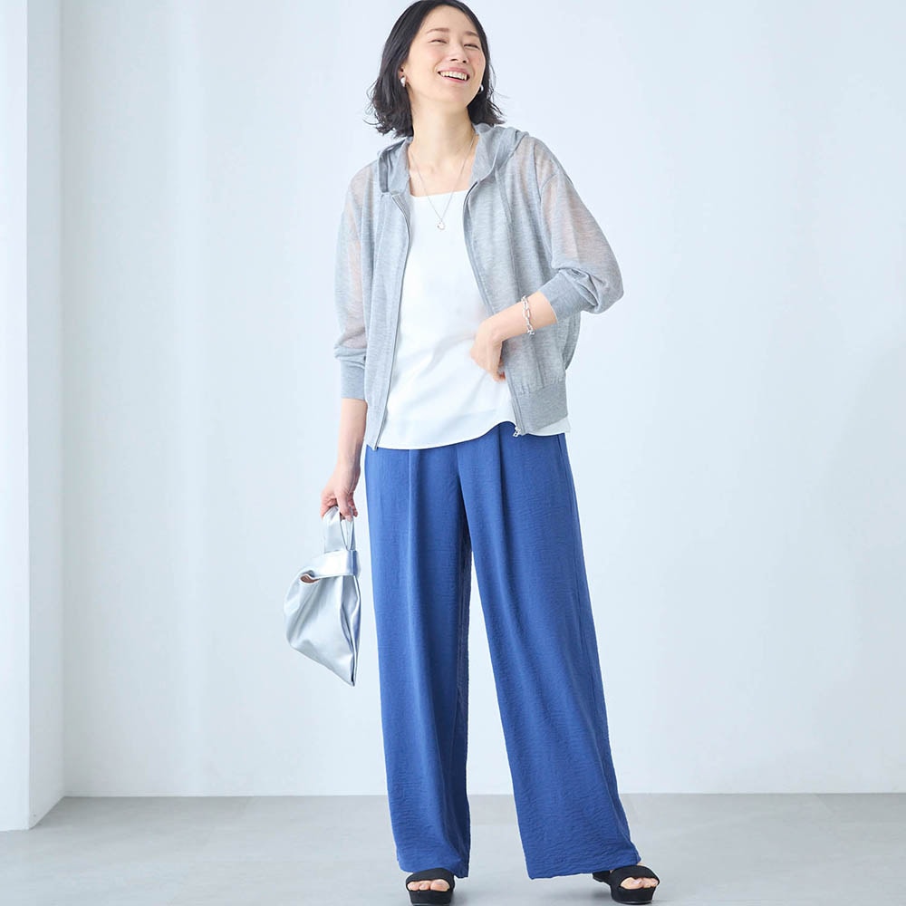 モデル身長168cm／M・股下66cm ※写真は撮影用のため股下+6cmになります。