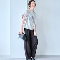 モデル身長168cm／M・股下66cm ※写真は撮影用のため股下+6cmになります。