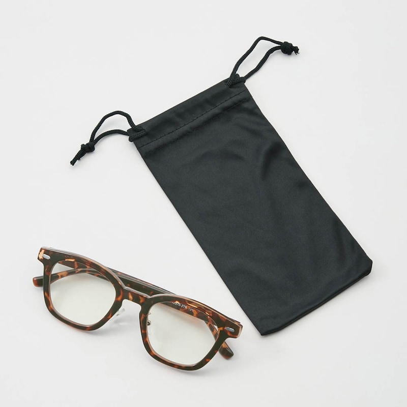 巾着型の収納袋付き