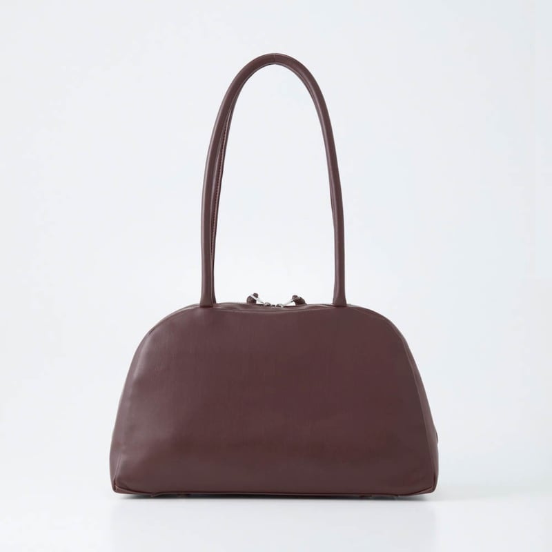 夏に持ちやすいボストン型バッグ