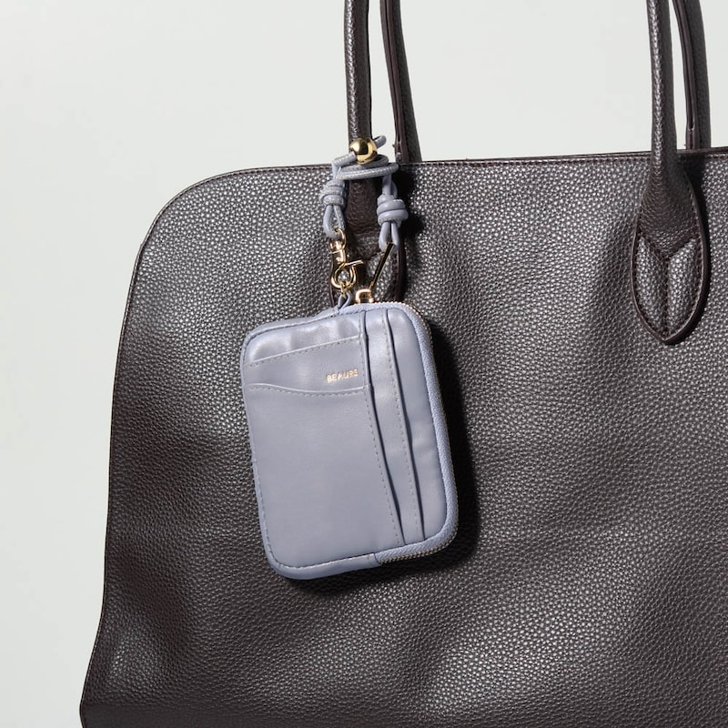 バッグに吊り下げて使える