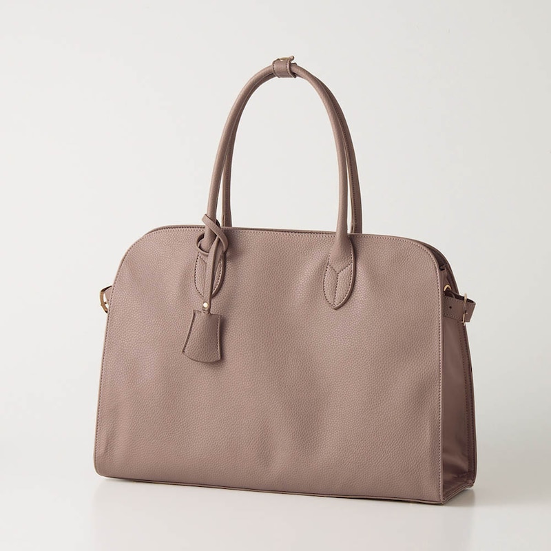 ピンクベージュ