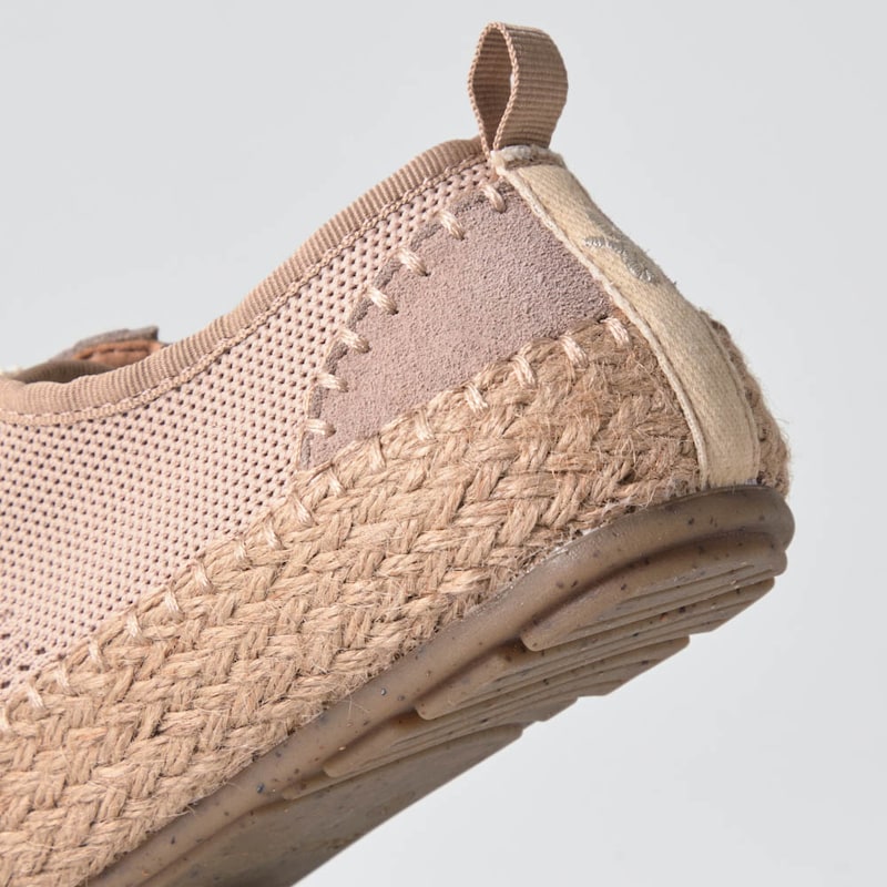 部分的に使った牛革スエードで高見え