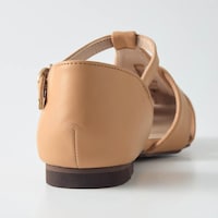 かかとケアを気にしなくていいデザインがうれしい