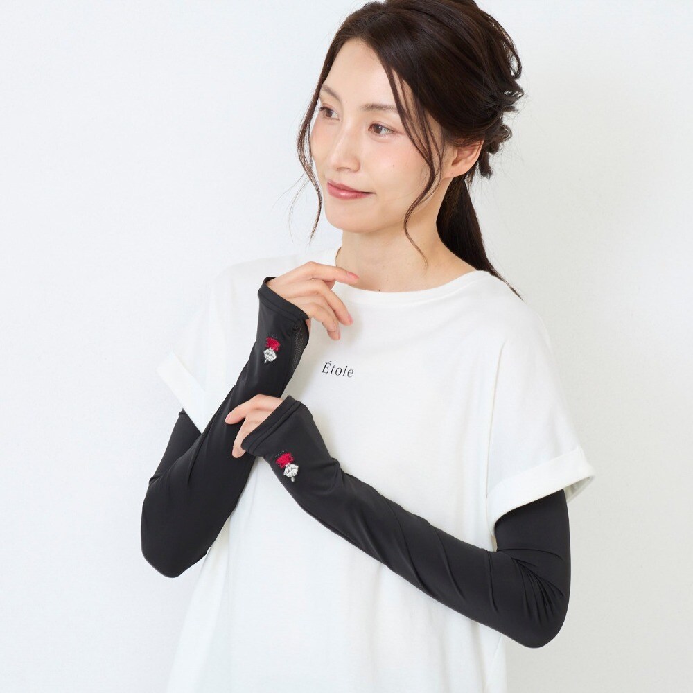 【ムーミン/MOOMIN】ワンポイント刺繍がかわいいUVカット & 冷感素材のアームカバー「ムーミン」