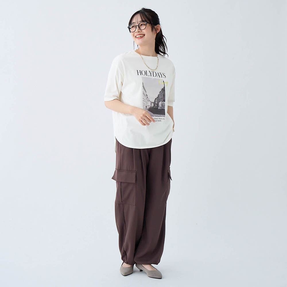 オフホワイト／モデル身長160cm・Mサイズ着用