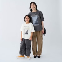 左)モデル身長125cm、右)チャコール／モデル身長160cm・Mサイズ