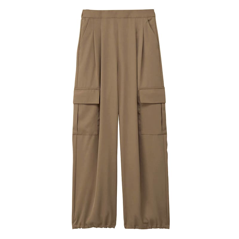 カーキベージュ