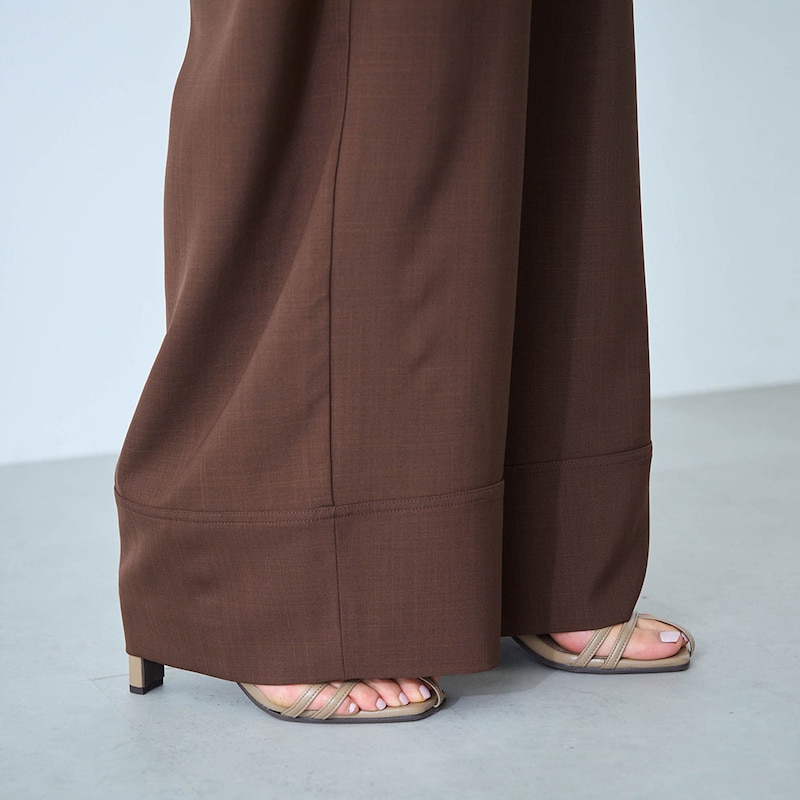 裾に切替えを入れてすっきり見え