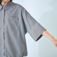 二の腕をすっぽり隠す長め袖