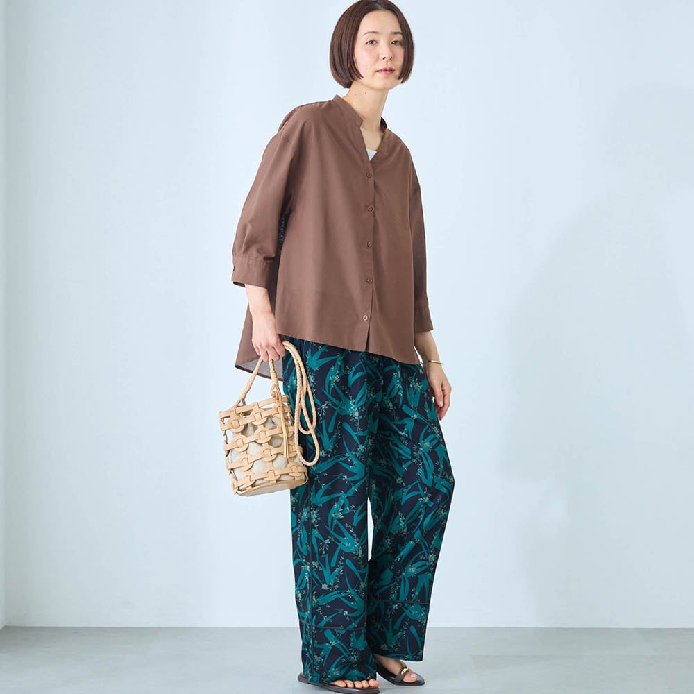 モデル身長168cm／M ※写真は撮影用のため股下+6cmになります。