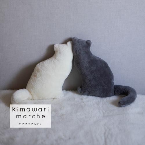 「毎日いっしょに、過ごしたい」リアルなフォルムが美しい猫のクッション［日本製］