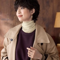 肌寒い日にはタートルネックの代わりにも