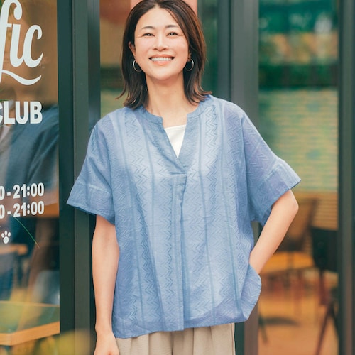 綿素材のスキッパードビーブラウス