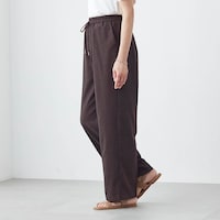 モデル身長167cm／M　※写真は撮影用のため、股下+3cmになります。