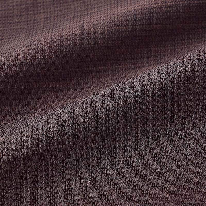 UVカット機能付きで、シワになりにくく通気性の高い麻調合繊素材