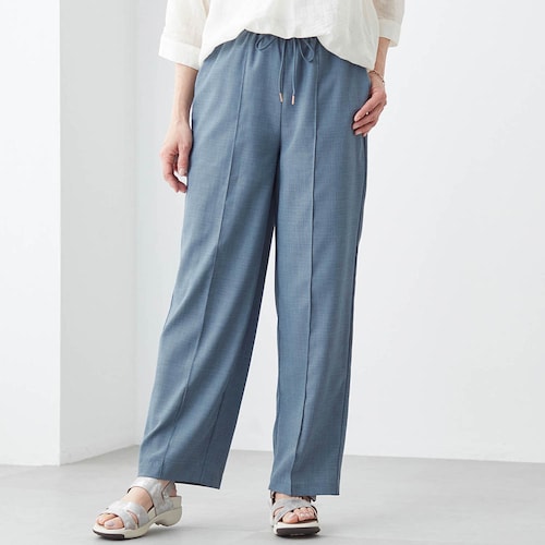 麻調素材のセミワイドパンツ