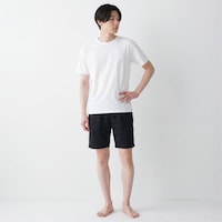 モデル身長178cm Lサイズ着用