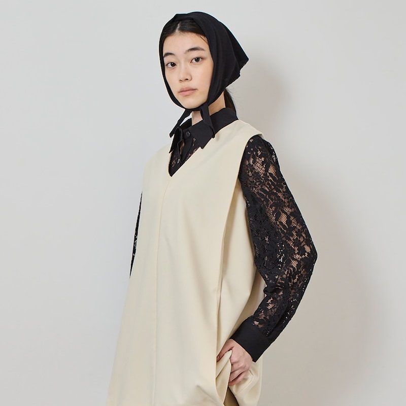 スカーフは頭に巻いても