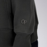 袖口に「ＯＰ」の刺繍ロゴあり