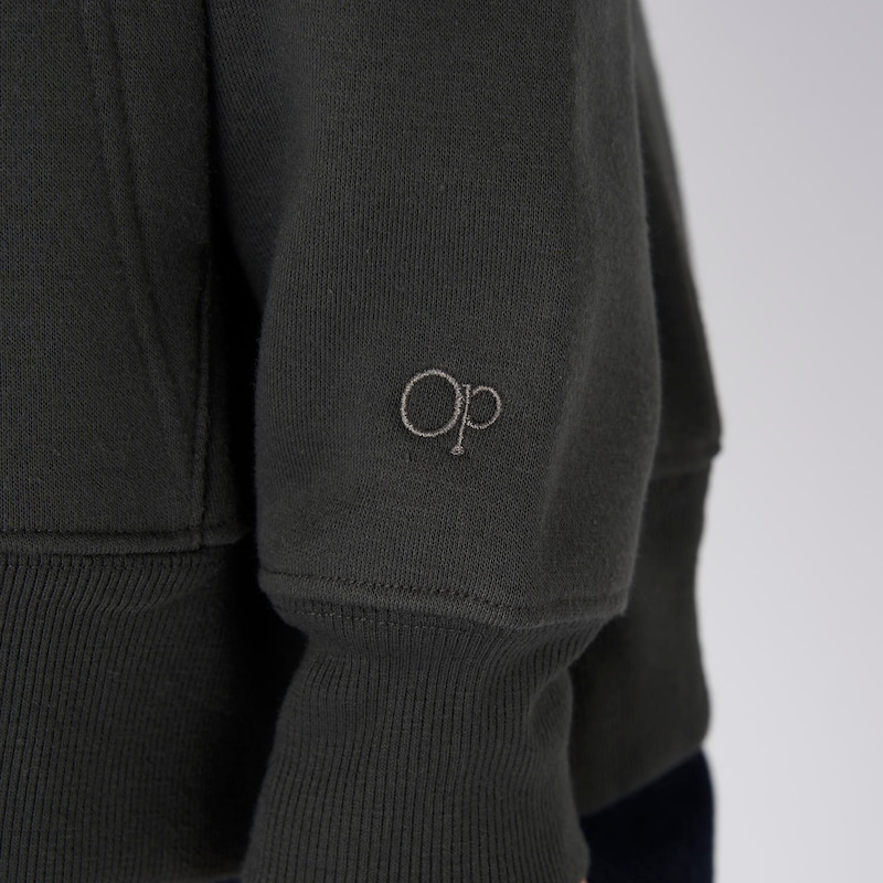袖口に「ＯＰ」の刺繍ロゴあり