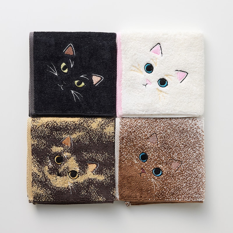 左上から時計回りに、黒猫・白猫・ポインテッド・錆