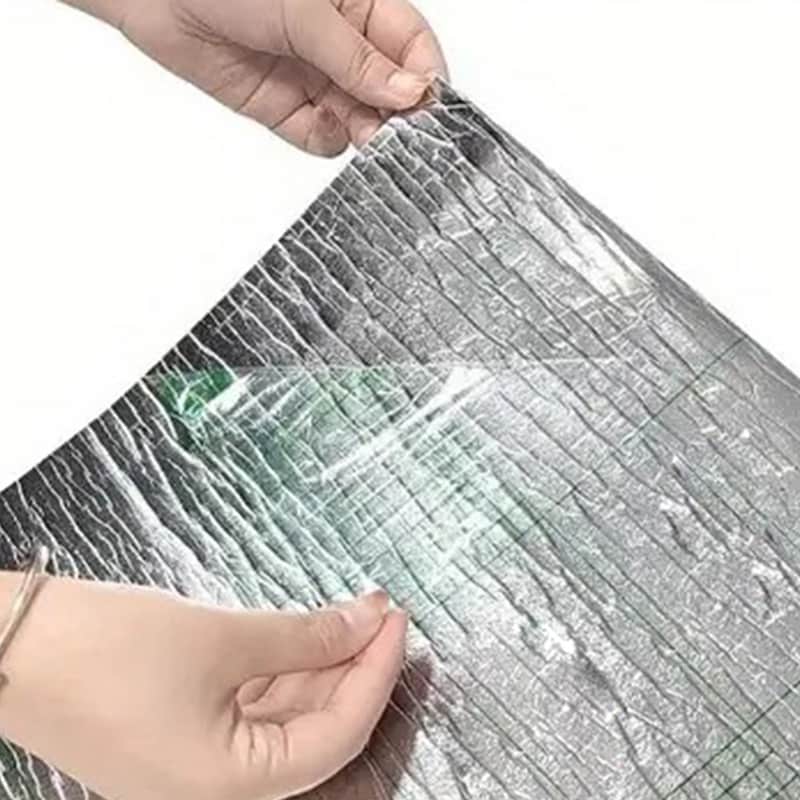 裏面のフィルムにはメモリが付いています