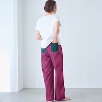 モデル身長168cm／M ※写真は撮影用のため股下+6cmになります。