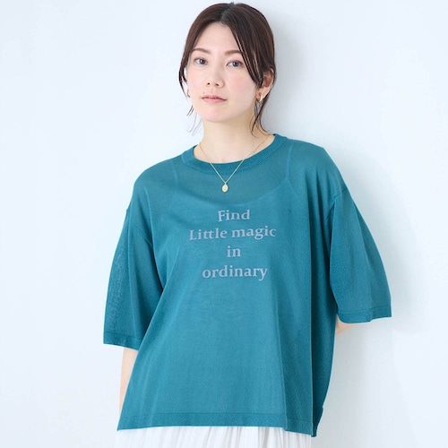 夏にうれしいシアー素材のロゴニット