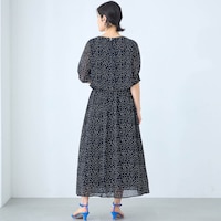 モデル身長168cm／M ※写真は撮影用のため着丈+7cmになります。