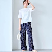 モデル身長166cm／M ※写真は撮影用のため股下+6cmになります。