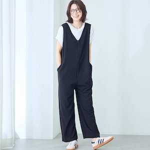 モデル身長167cm／M ※写真は撮影用のため総丈+5cmになります。